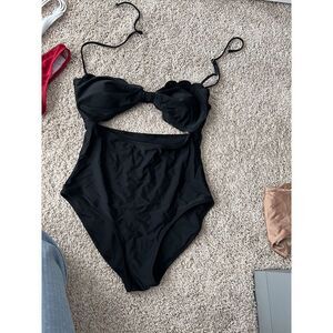 Scalloped Cut-out Bust One Piece Swimsuit Resort Vacation M